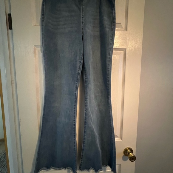 Know Rose Pull On Flare Jeans - Picture 4 of 7